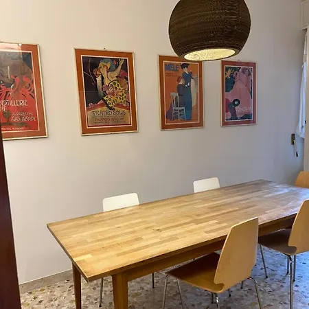 Moonlight Centro בית הארחה