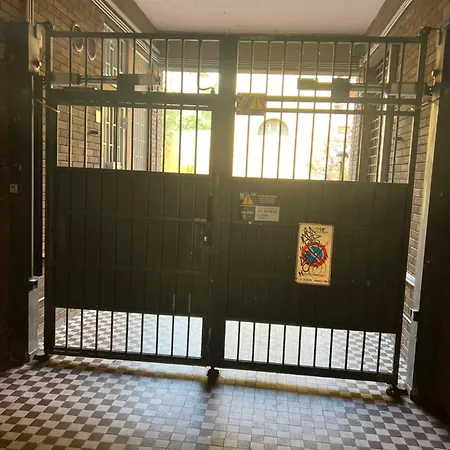 Moonlight Centro بيت ضيافة بولونيا