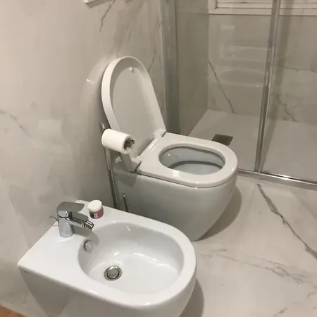 Moonlight Centro 招待所 3*