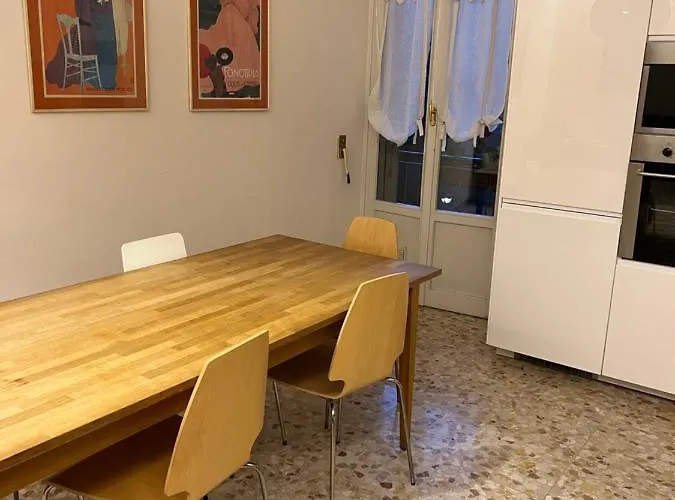 Moonlight Centro בית הארחה 3*