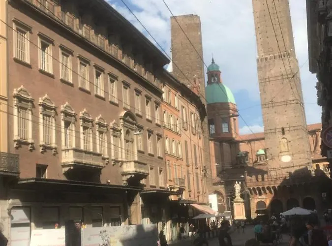 Moonlight Centro Gasthuis Bologna